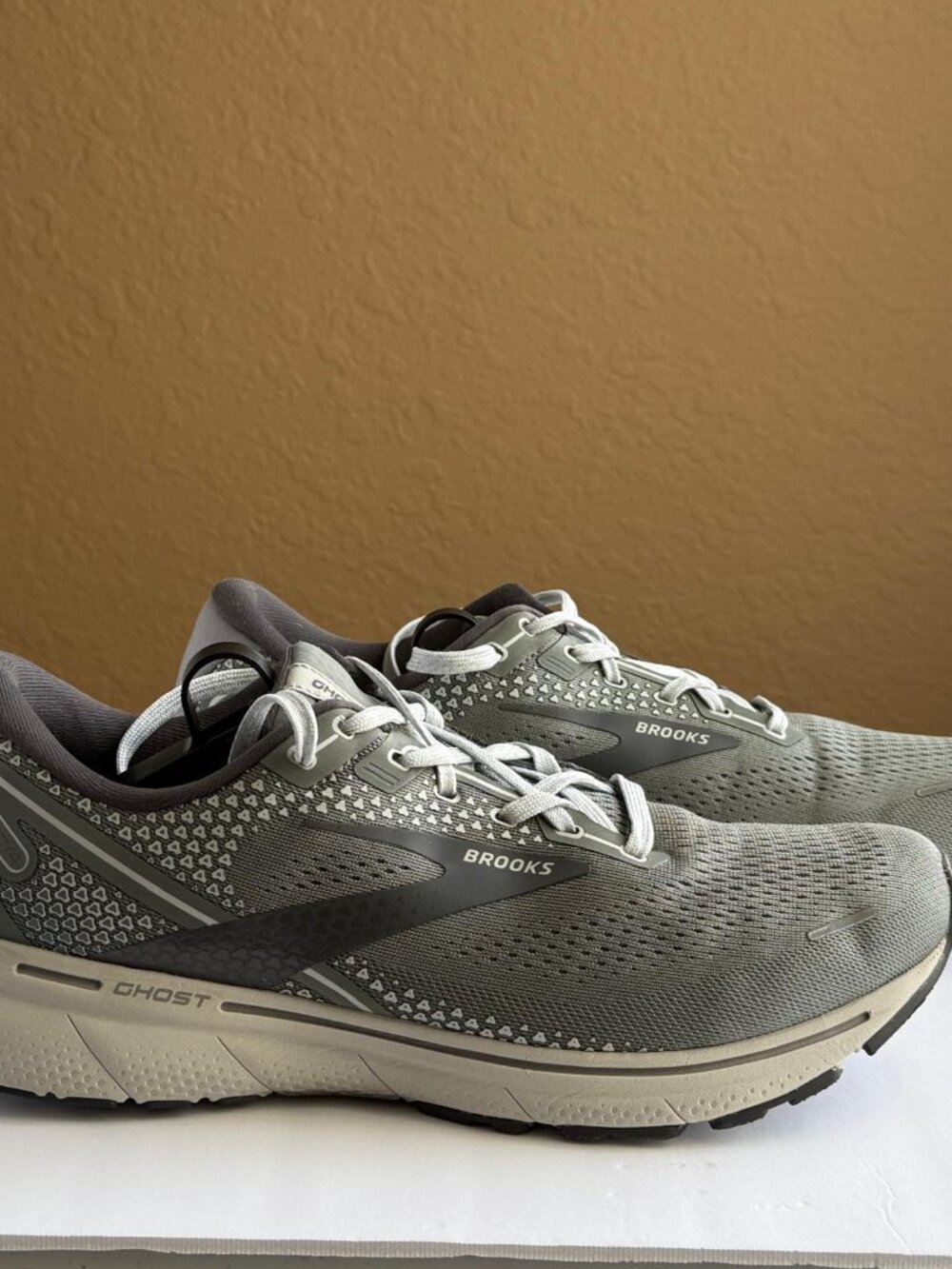 Brooks Ghost 14 Gray Running Shoes Men's 13 D